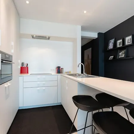 Eliza - Luxurious With Stunning Sea Views Apartmán *